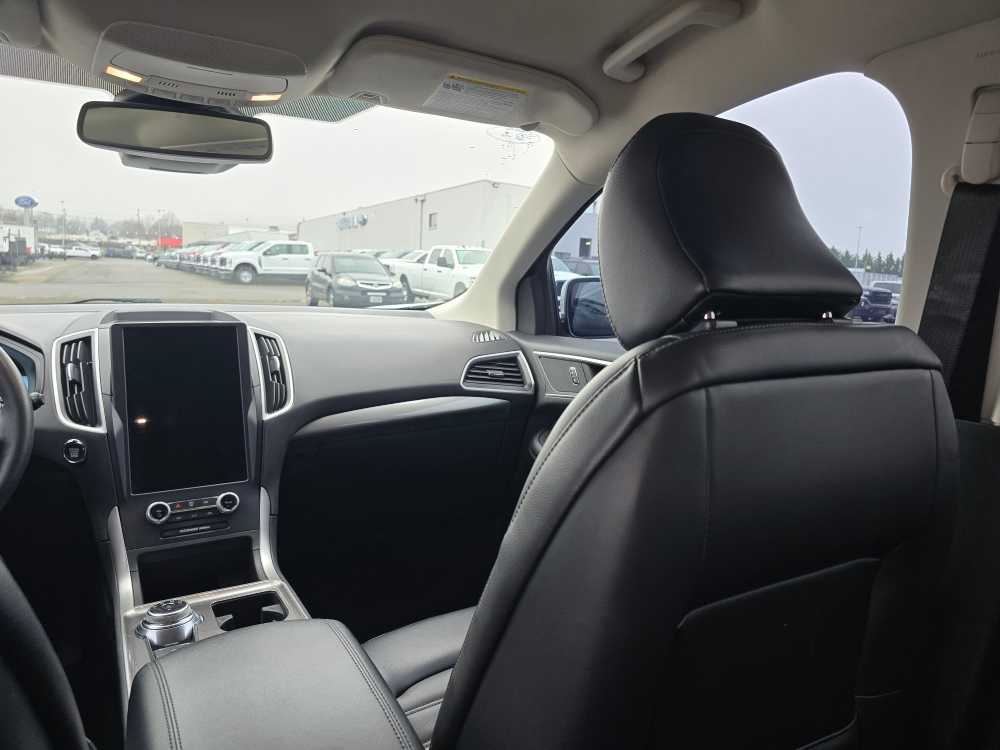 Thumbnail: 2023 Ford Edge - 14