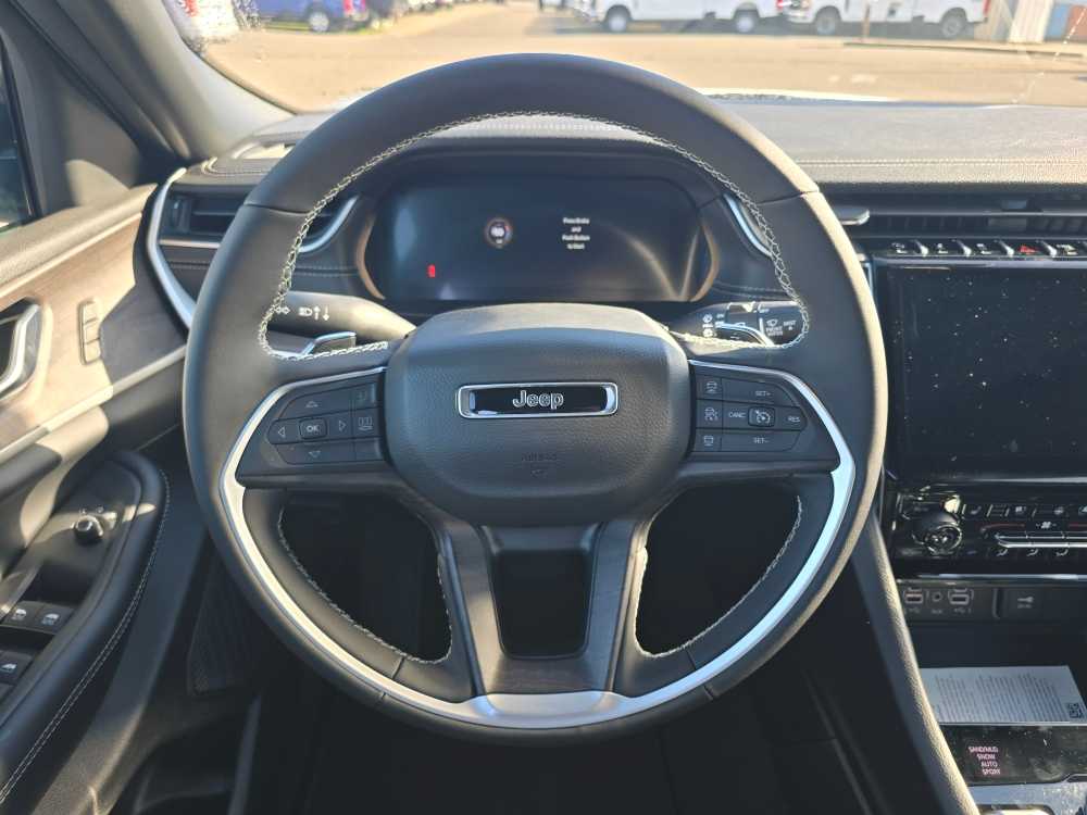 Thumbnail: 2025 Jeep Grand Cherokee L - 11