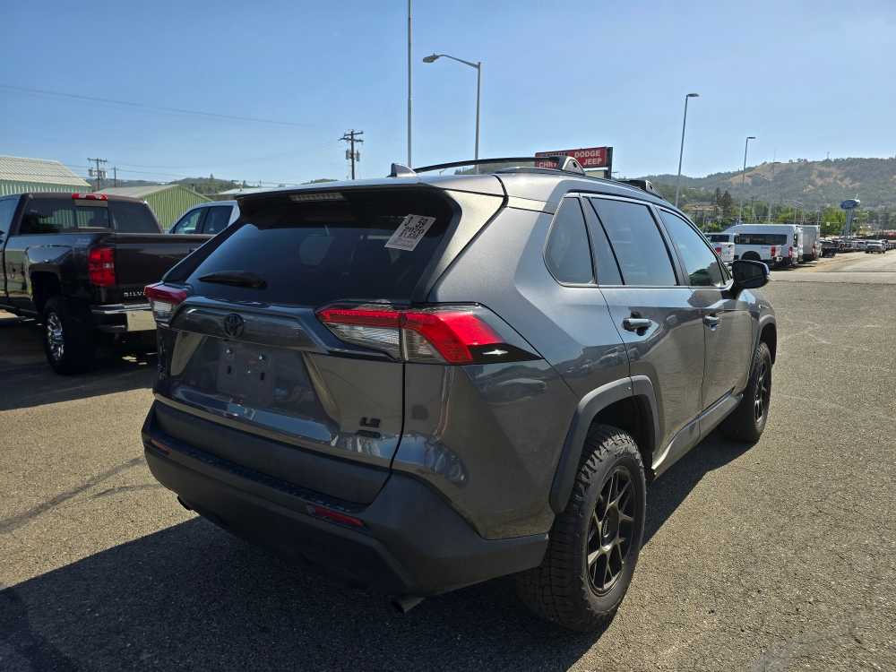 2020 Toyota RAV4 LE 3