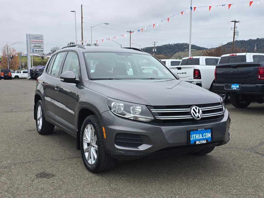 Thumbnail: 2017 Volkswagen Tiguan - 8