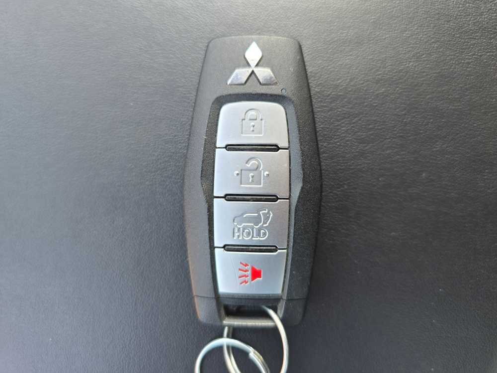 Thumbnail: 2024 Mitsubishi Outlander - 22