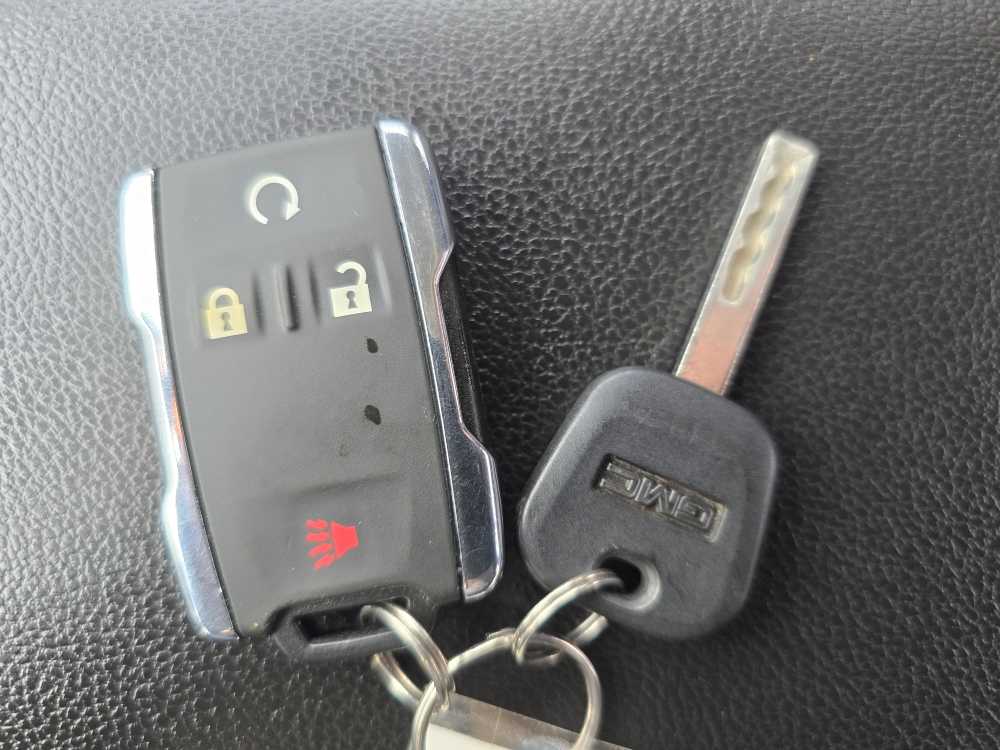 Thumbnail: 2017 GMC Canyon - 22