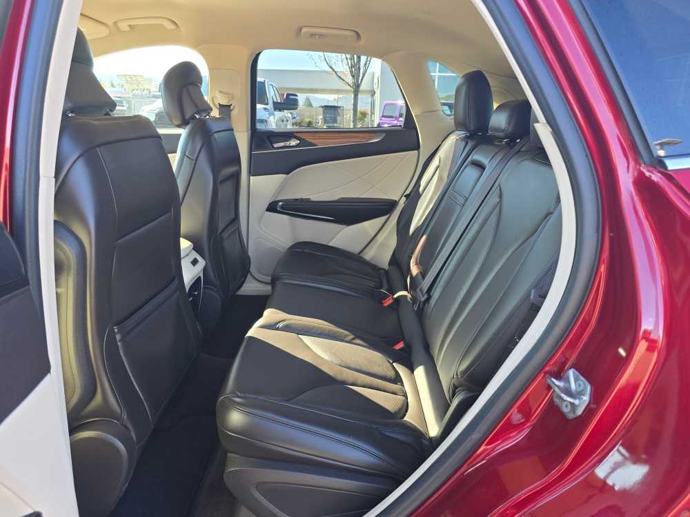 Thumbnail: 2016 Lincoln MKC - 16