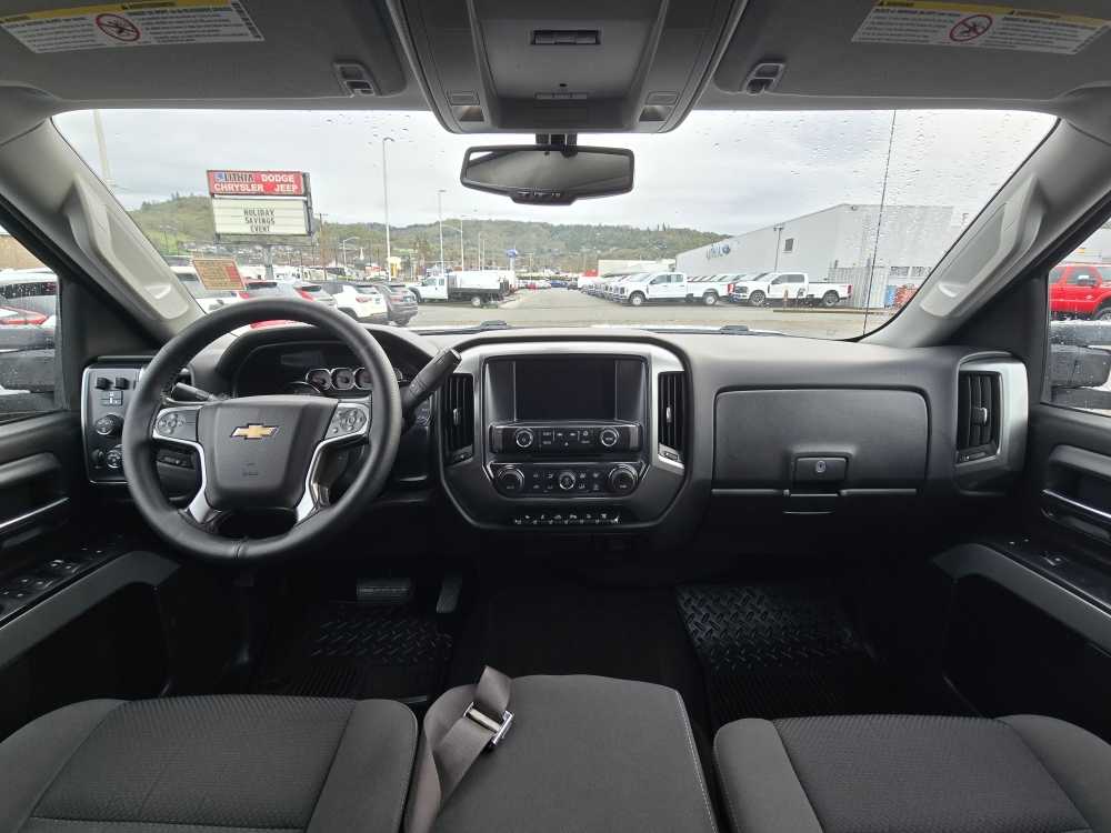 Thumbnail: 2015 Chevrolet Silverado 3500 - 16