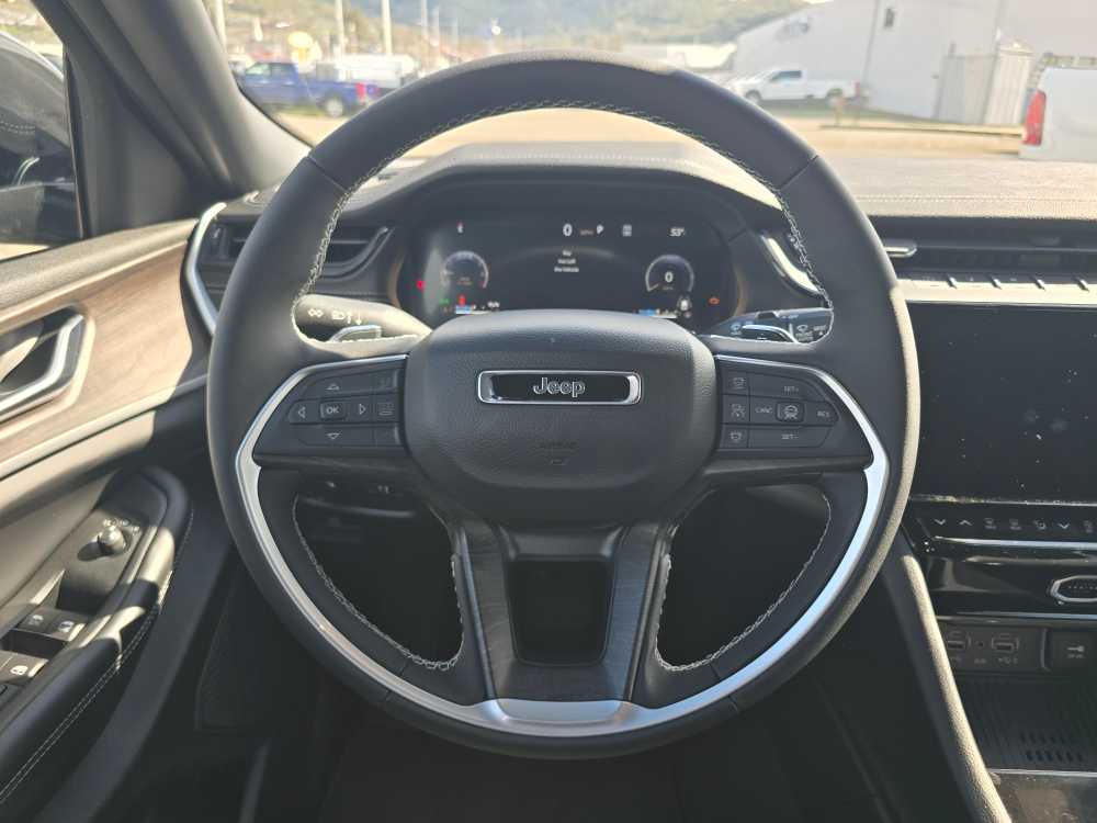 Thumbnail: 2026 Jeep Grand Cherokee - 11