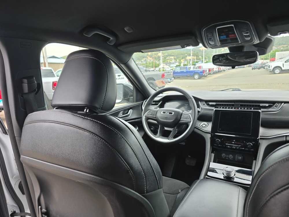 Thumbnail: 2024 Jeep Grand Cherokee - 9