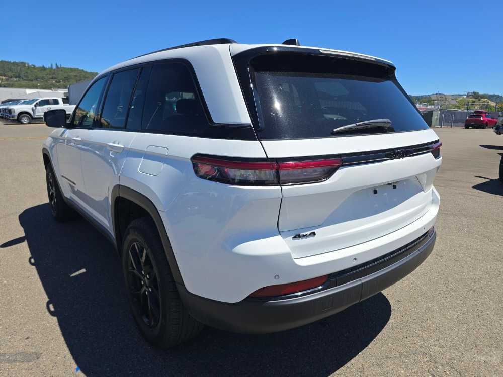 Thumbnail: 2024 Jeep Grand Cherokee - 15