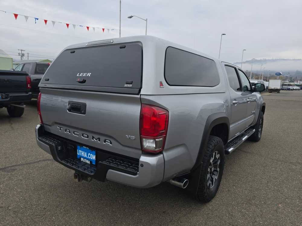 Thumbnail: 2016 Toyota Tacoma - 5