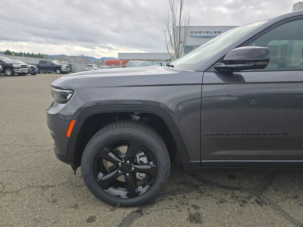 Thumbnail: 2025 Jeep Grand Cherokee L - 19