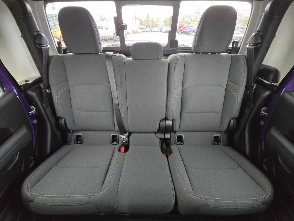 Thumbnail: 2026 Jeep Gladiator - 17