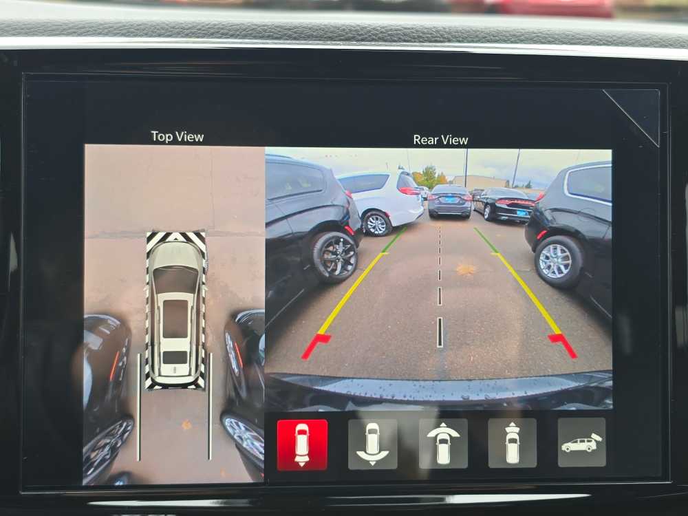 Thumbnail: 2026 Chrysler Pacifica - 20