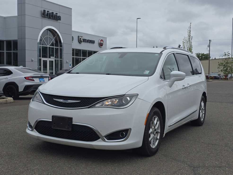 2020 Chrysler Pacifica Touring L -
                  Roseburg, OR