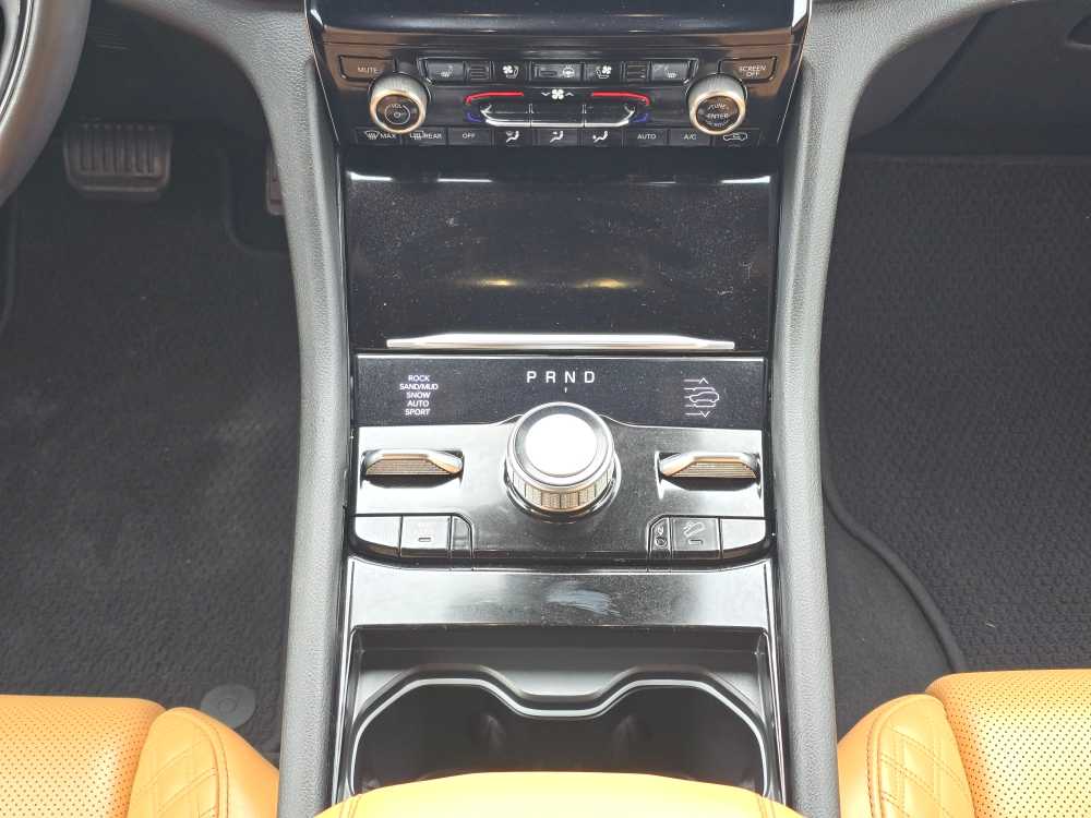 Thumbnail: 2022 Jeep Grand Cherokee - 12