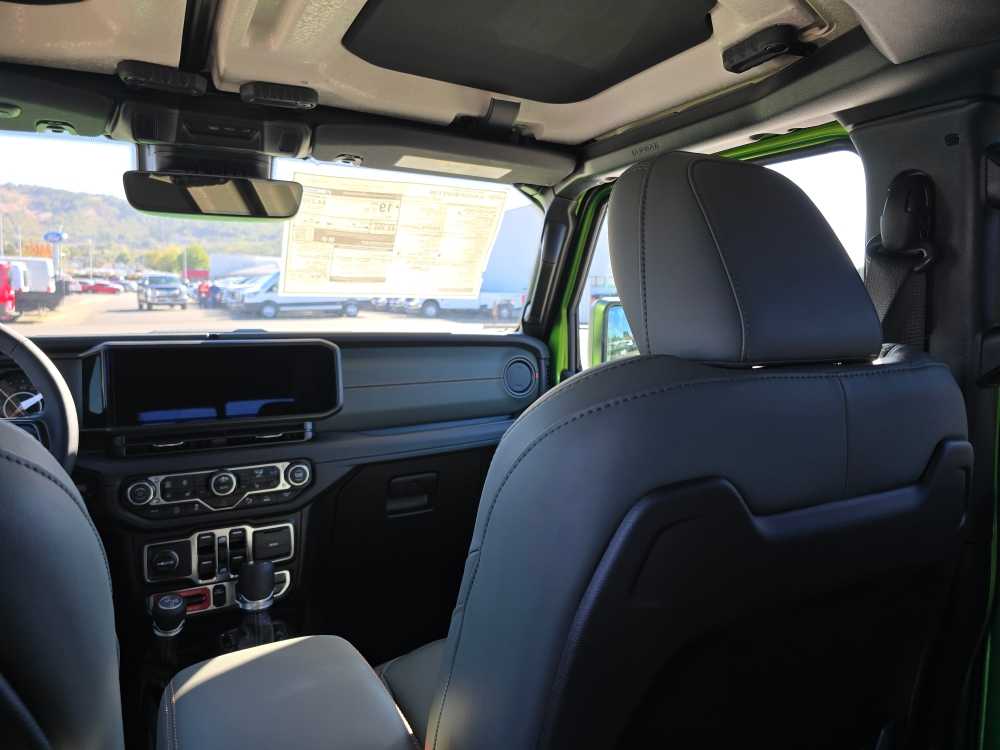 Thumbnail: 2025 Jeep Gladiator - 14