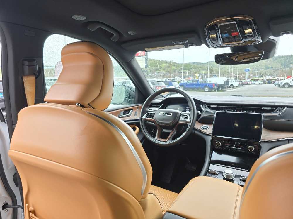 Thumbnail: 2022 Jeep Grand Cherokee - 9