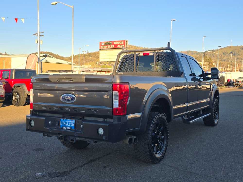 Thumbnail: 2019 Ford F-350 - 5