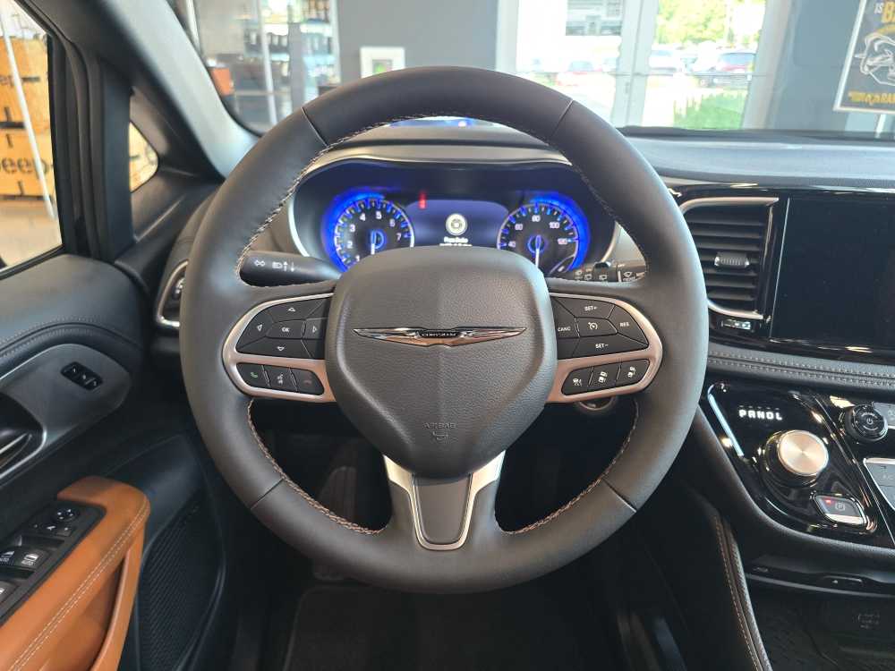 Thumbnail: 2026 Chrysler Pacifica - 11