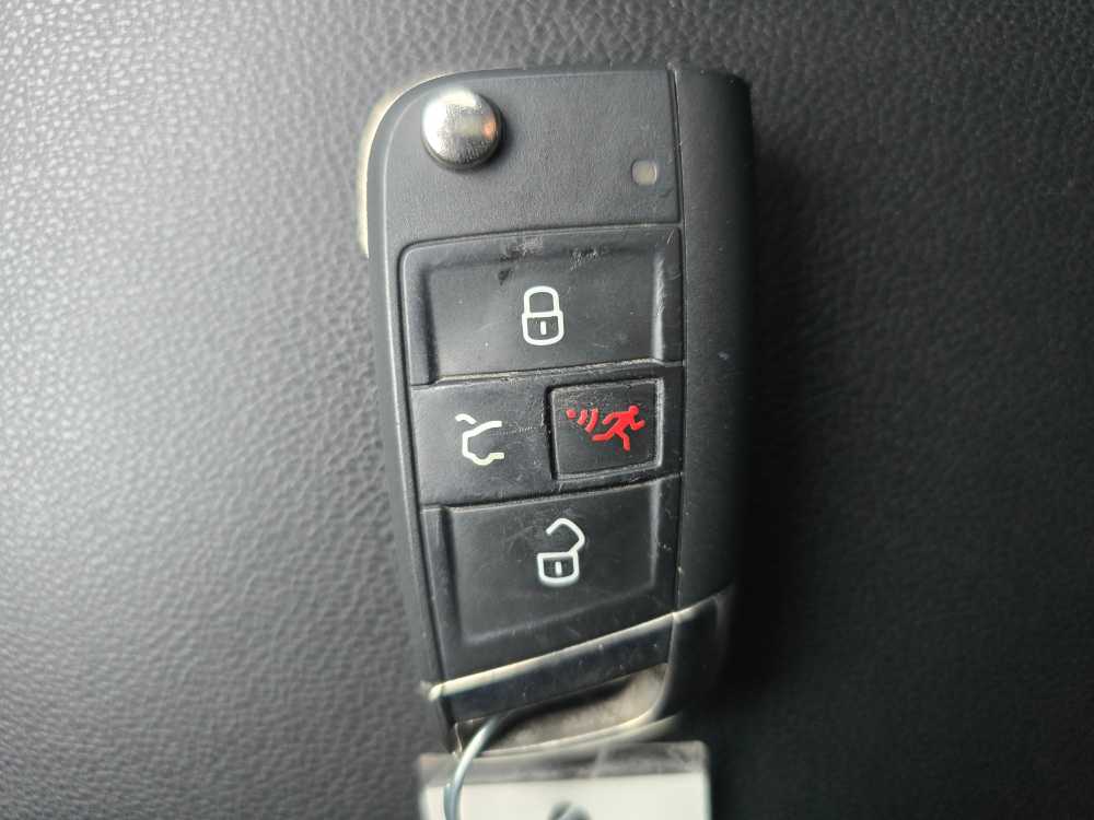 Thumbnail: 2021 Volkswagen Golf - 21