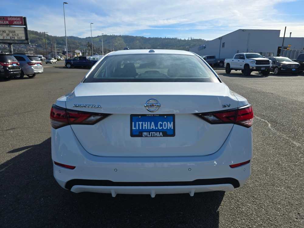 Thumbnail: 2023 Nissan Sentra - 4