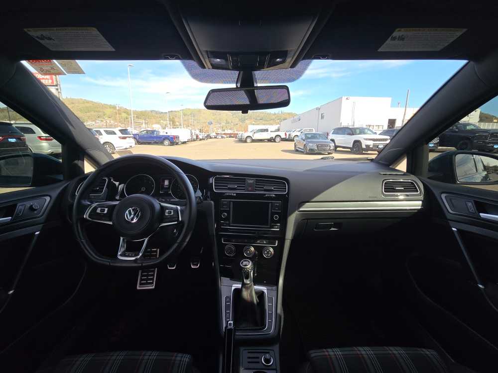 Thumbnail: 2019 Volkswagen Golf - 16