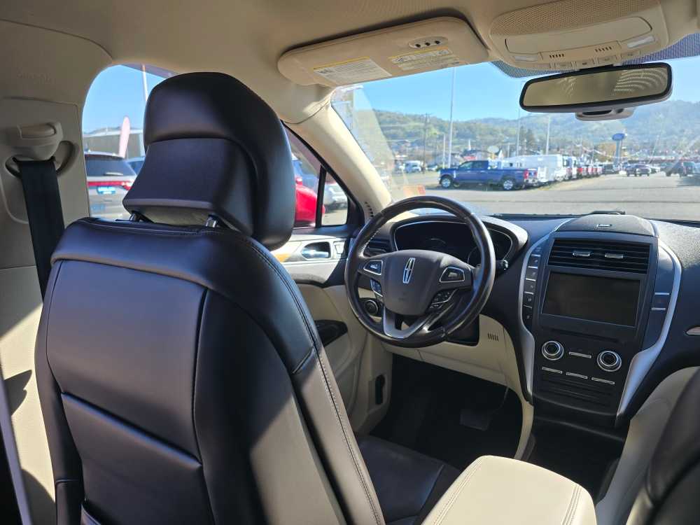 Thumbnail: 2016 Lincoln MKC - 10