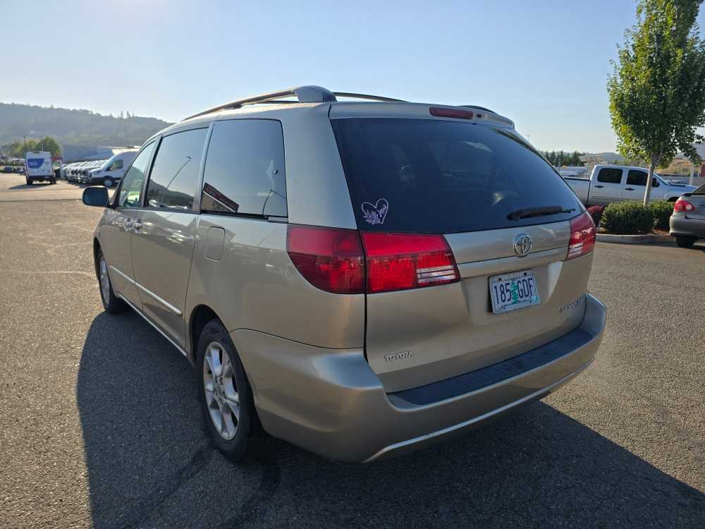 Thumbnail: 2004 Toyota Sienna - 2