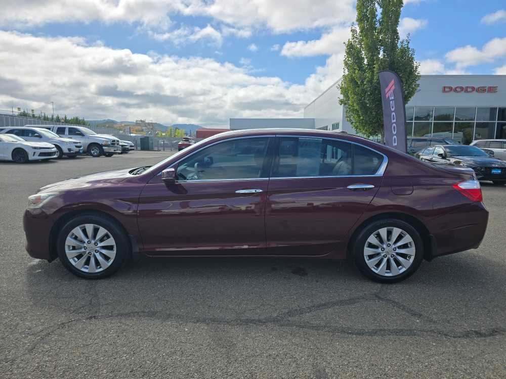 Used 2015 Honda Accord Touring with VIN 1HGCR3F97FA026240 for sale in Roseburg, OR