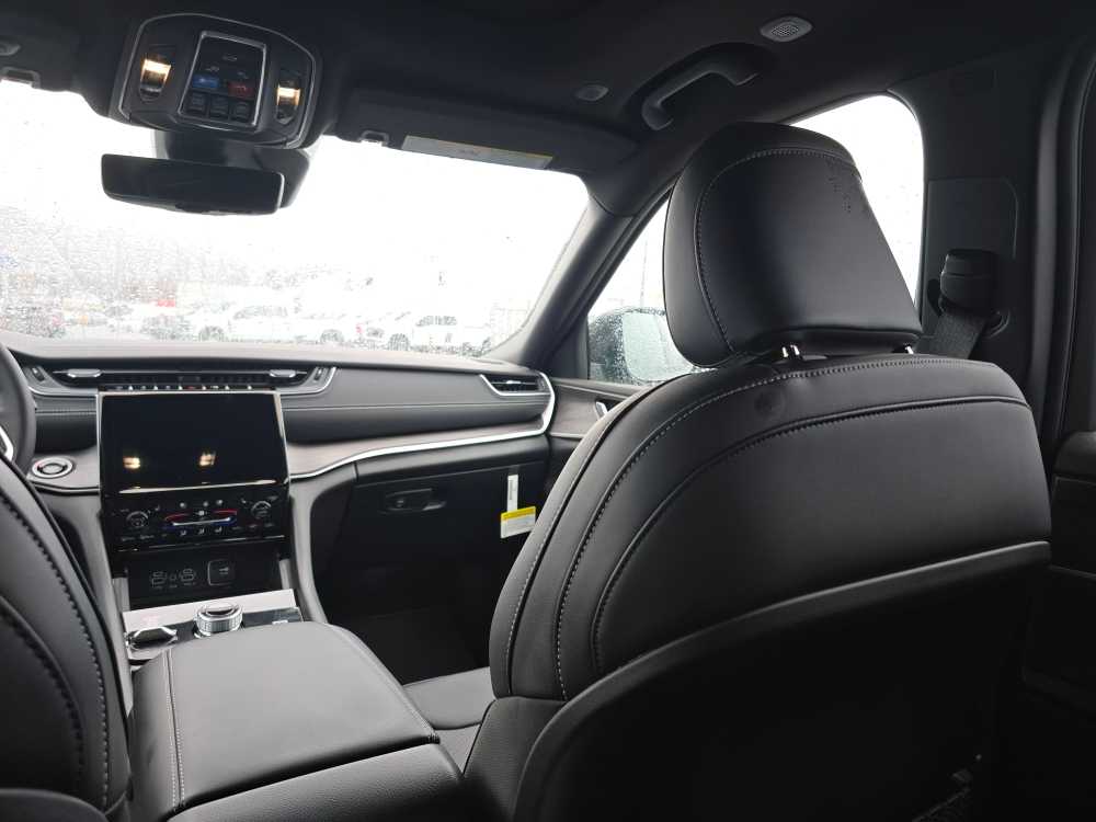 Thumbnail: 2025 Jeep Grand Cherokee L - 14