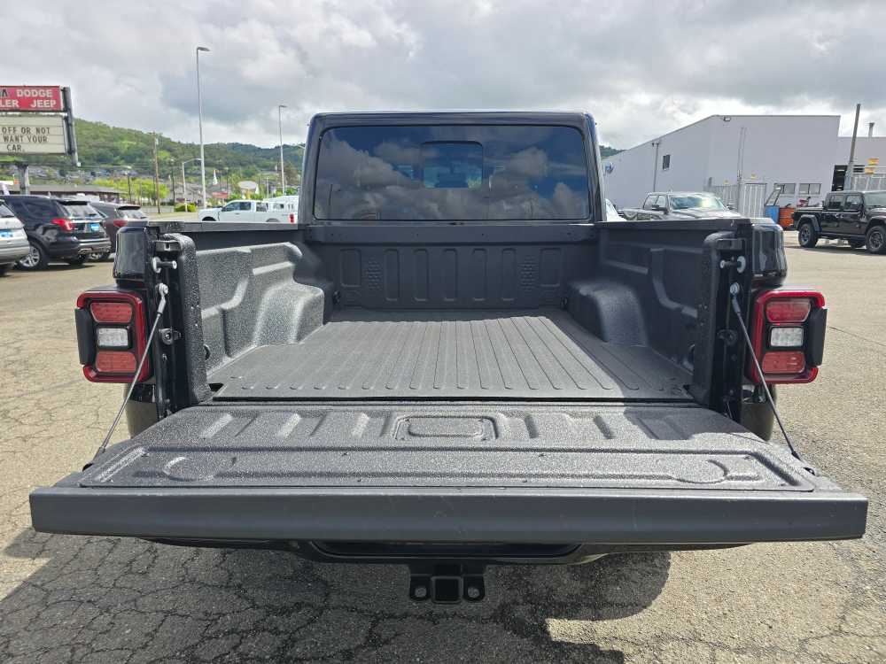 Thumbnail: 2022 Jeep Gladiator - 18