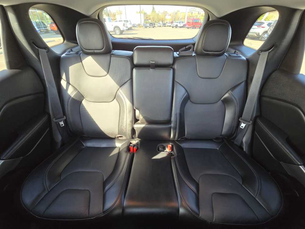 Thumbnail: 2021 Jeep Cherokee - 17