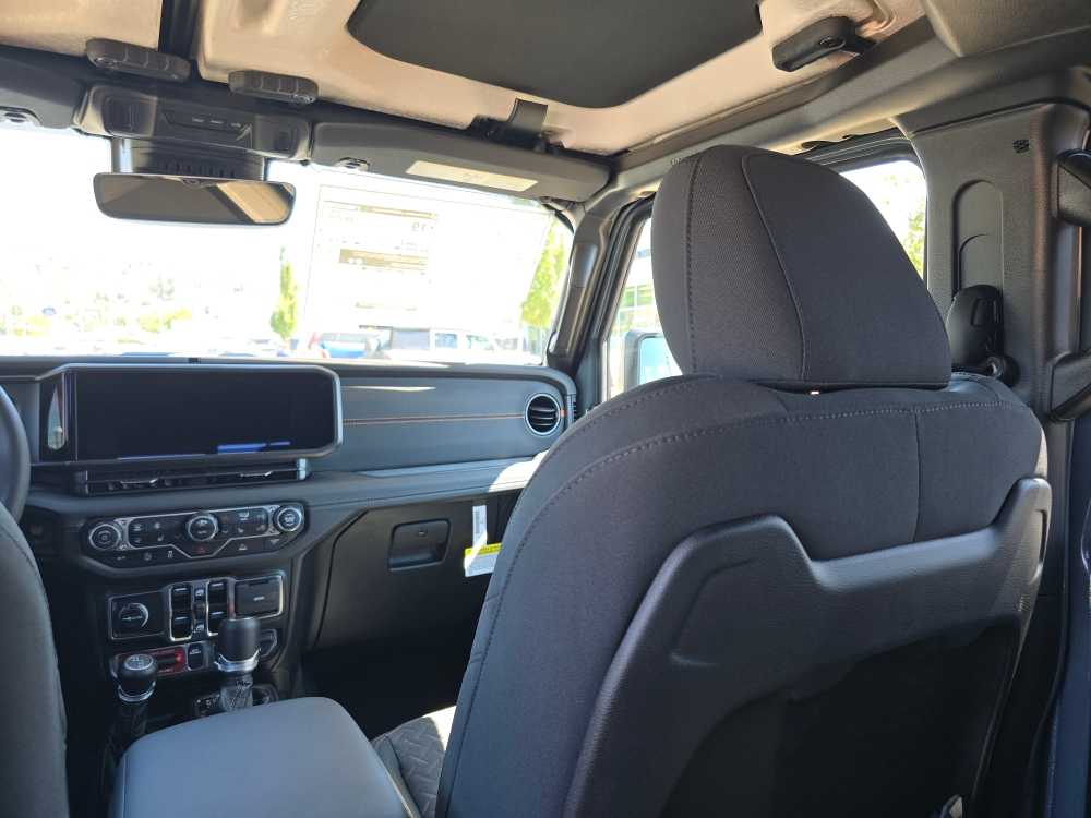 Thumbnail: 2025 Jeep Gladiator - 14