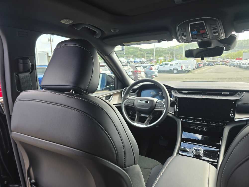 Thumbnail: 2026 Jeep Grand Cherokee - 10