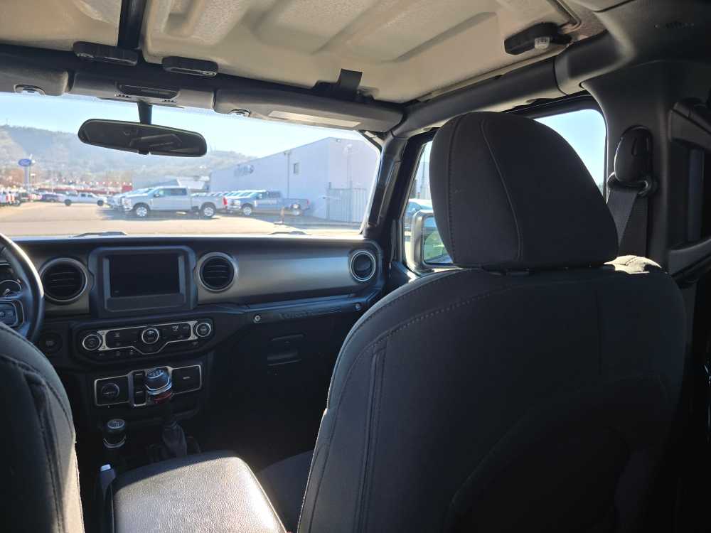 Thumbnail: 2018 Jeep Wrangler - 14