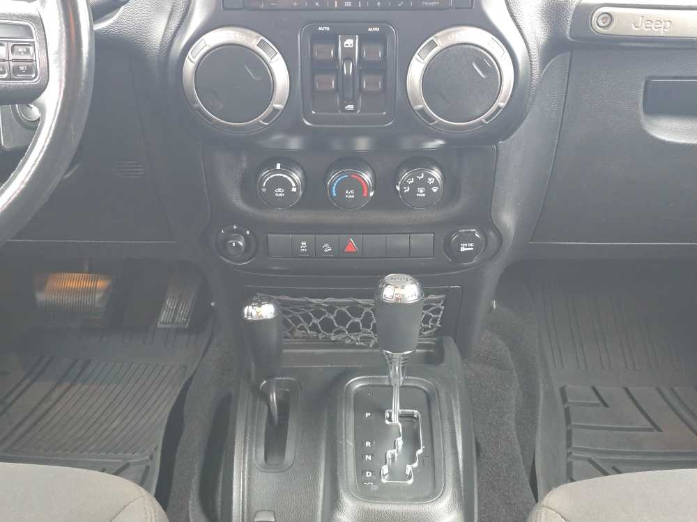 Thumbnail: 2018 Jeep Wrangler - 13