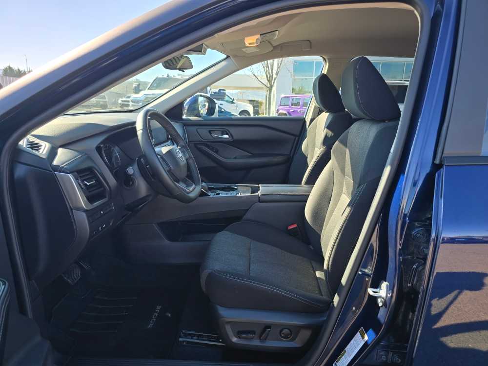 Thumbnail: 2025 Nissan Rogue - 9