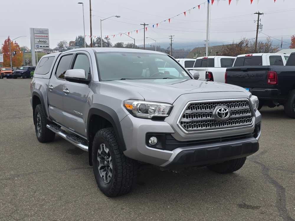 Thumbnail: 2016 Toyota Tacoma - 7