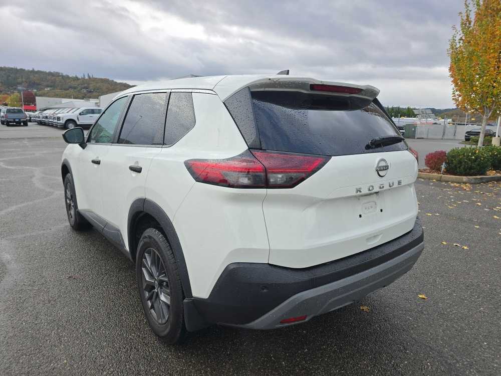 2022 Nissan Rogue S photo 2