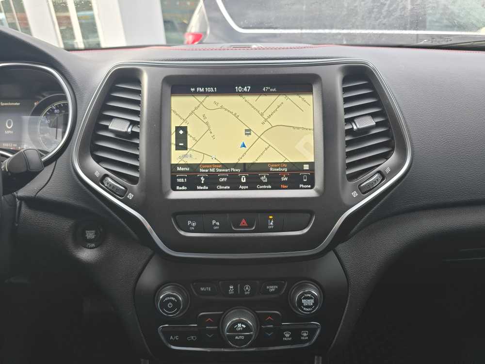 Thumbnail: 2019 Jeep Cherokee - 12