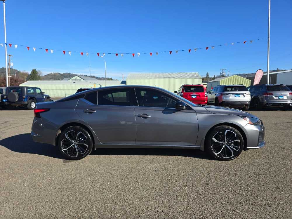 Thumbnail: 2023 Nissan Altima - 6
