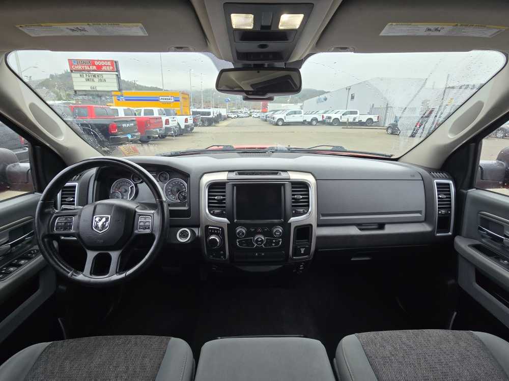 Thumbnail: 2019 RAM 1500 Classic - 16