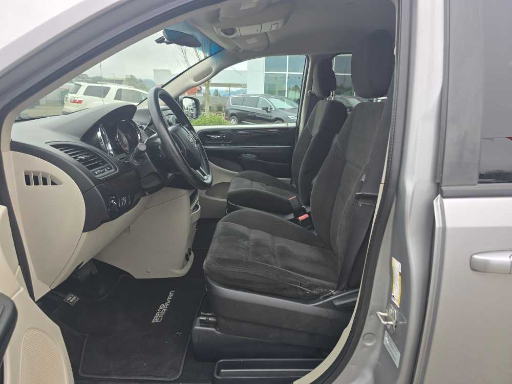 Thumbnail: 2016 Dodge Grand Caravan - 9
