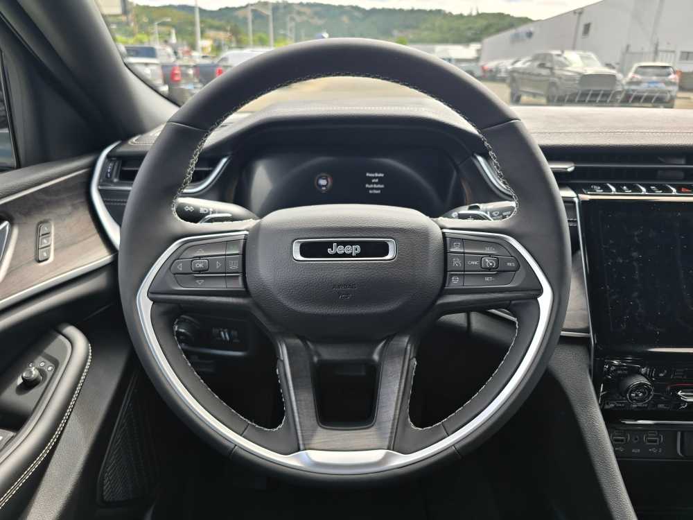 Thumbnail: 2025 Jeep Grand Cherokee - 11