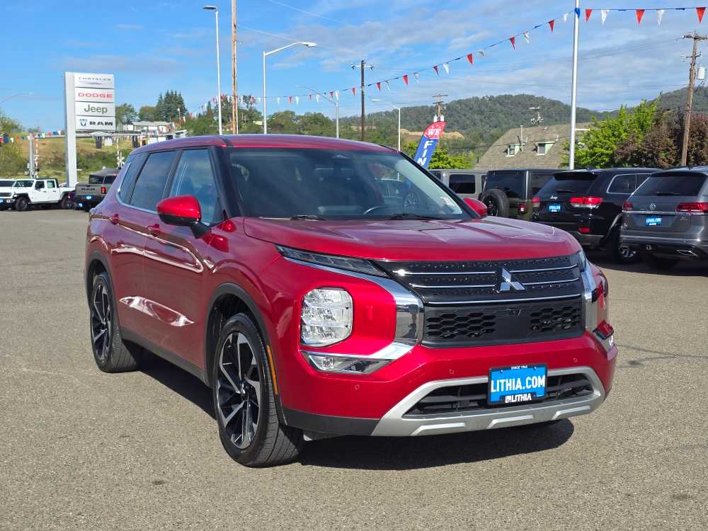 Thumbnail: 2024 Mitsubishi Outlander - 7