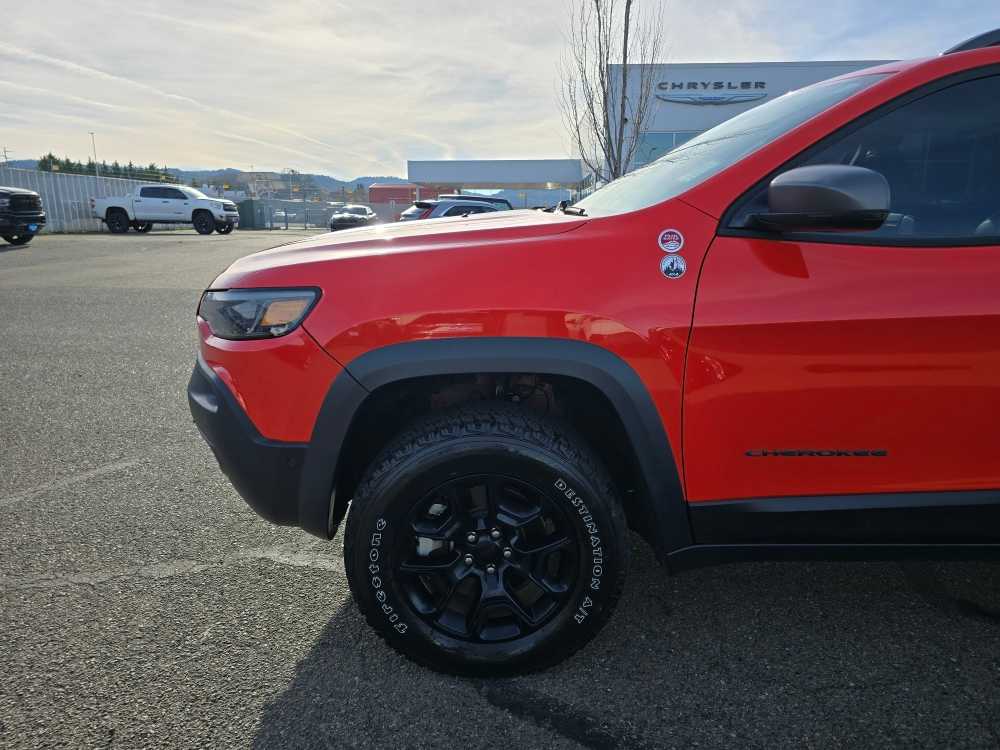 Thumbnail: 2021 Jeep Cherokee - 18