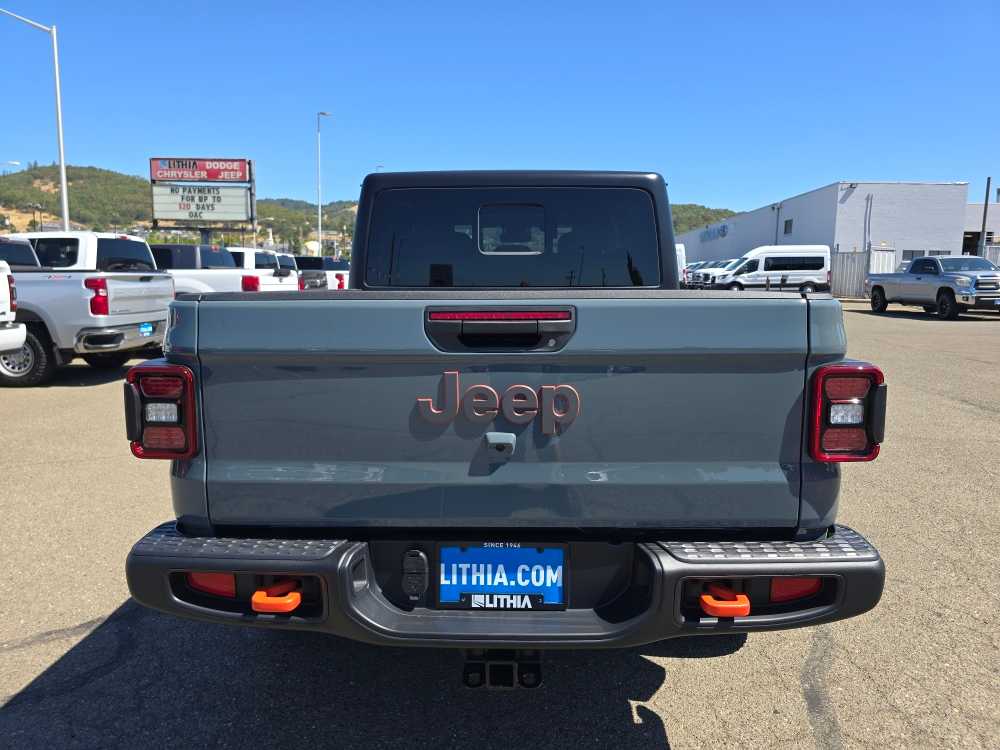 Thumbnail: 2025 Jeep Gladiator - 4