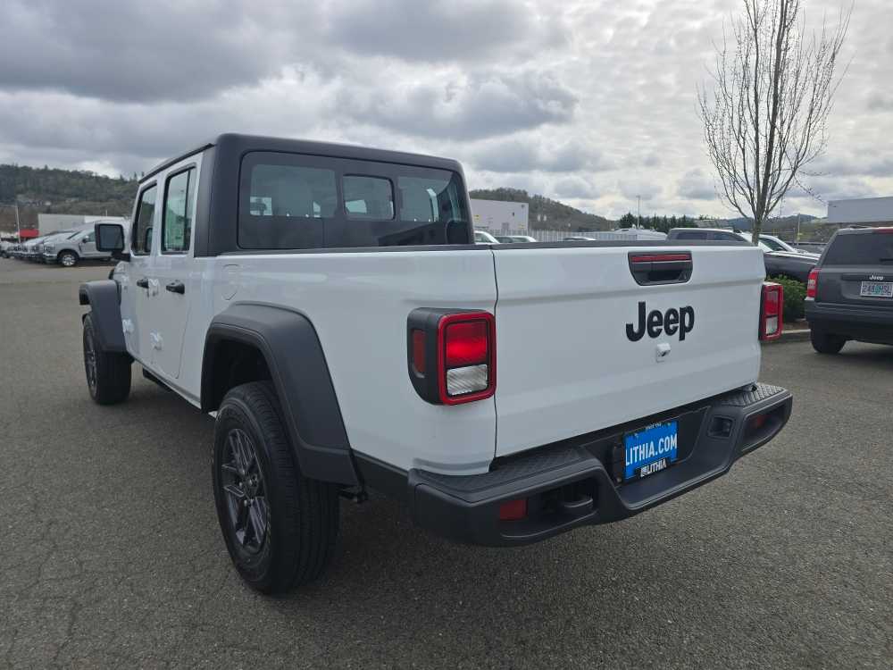 Thumbnail: 2026 Jeep Gladiator - 3