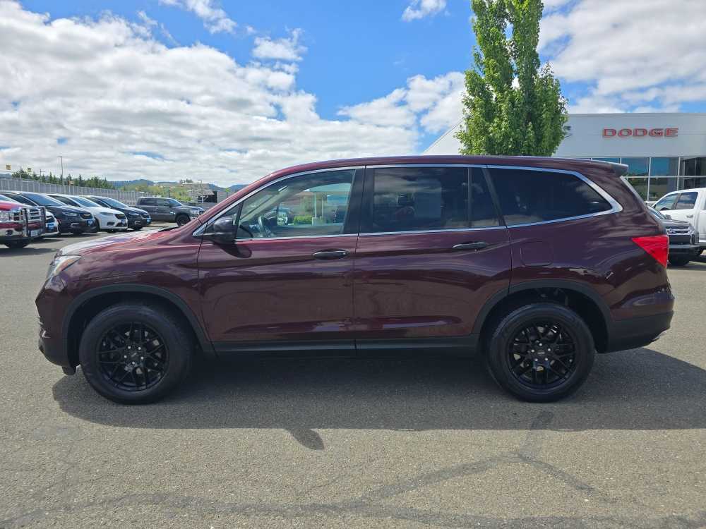 Used 2016 Honda Pilot LX with VIN 5FNYF6H17GB045434 for sale in Roseburg, OR