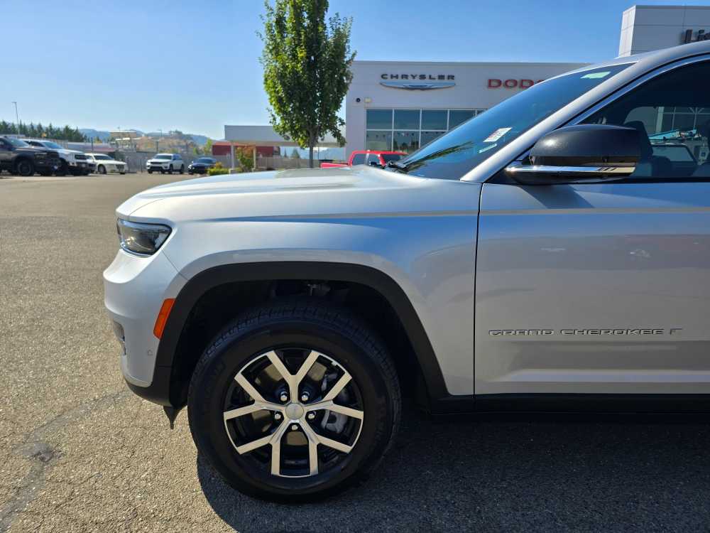 Thumbnail: 2024 Jeep Grand Cherokee L - 19