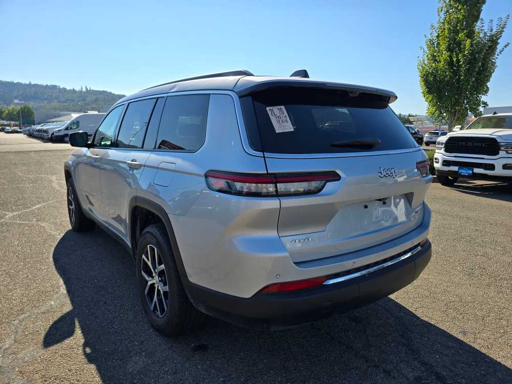 2024 Jeep Grand Cherokee Limited photo 2