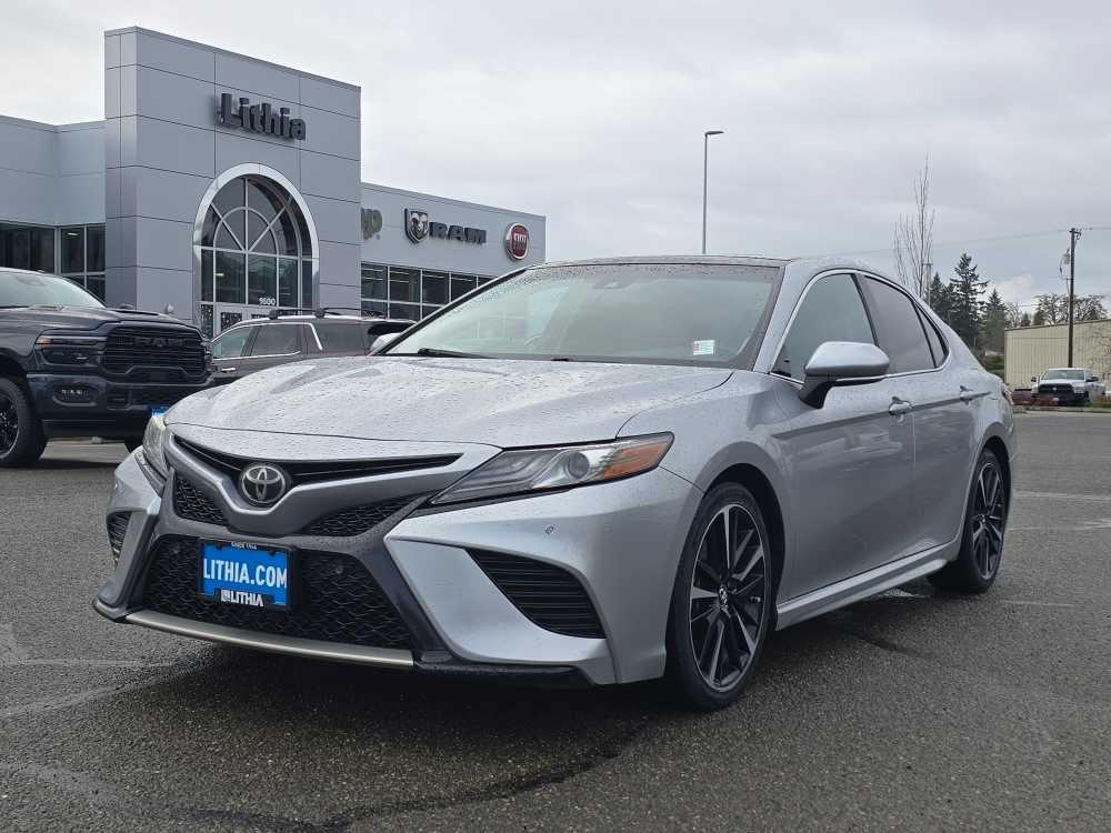 2018 Toyota Camry XSE's photo